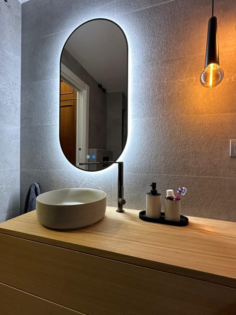 Baño completo tras una reforma integral